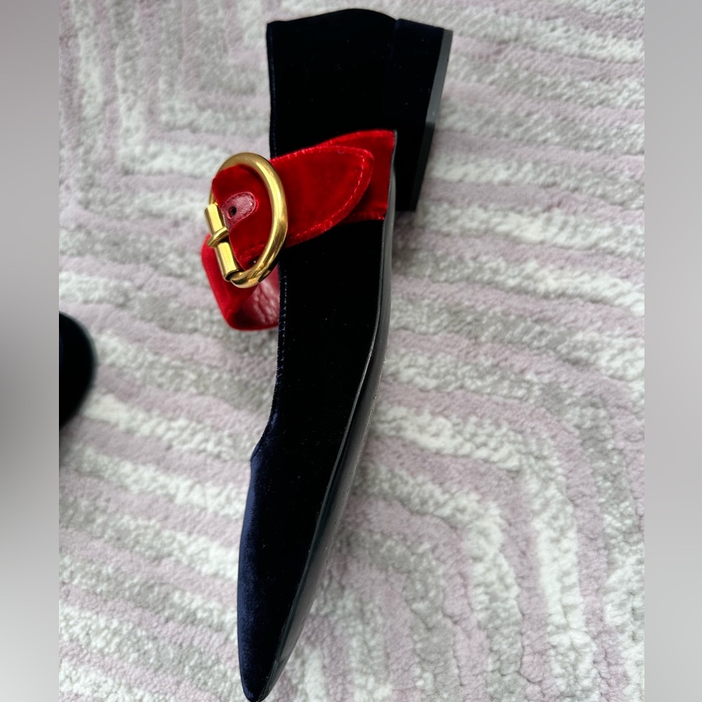 Prada dark velvet Mary Jane red strap and gold buckle size 37. Very good con - Picture 4 of 6